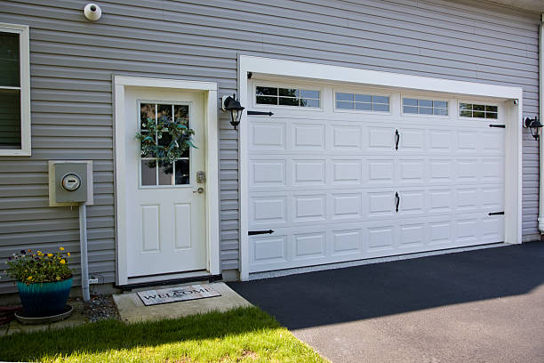 24/7 Emergency Garage Door Panel Replacement experts in Monticello, LA